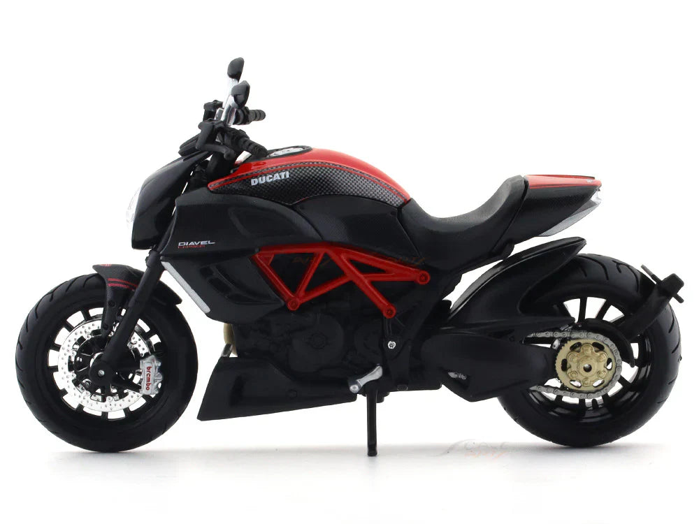 Ducati Diavel Carbon 1:12 Licensed Maisto Diecast Alloy Model Bike Ducati Diavel Carbon 1:12 Licensed Maisto Diecast Alloy Model Bike