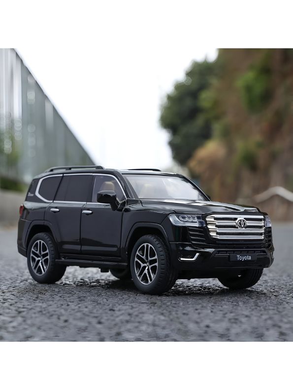 Black - Toyota Land Cruiser – LC300 Diecast Model - High-Quality Alloy Collectible Car with Detailed Craftsmanship - Scale - 1:18 - MD1440 Black - Toyota Land Cruiser – LC300 Diecast Model - High-Quality Alloy Collectible Car with Detailed Craftsmanship - Scale - 1:18 - MD1440