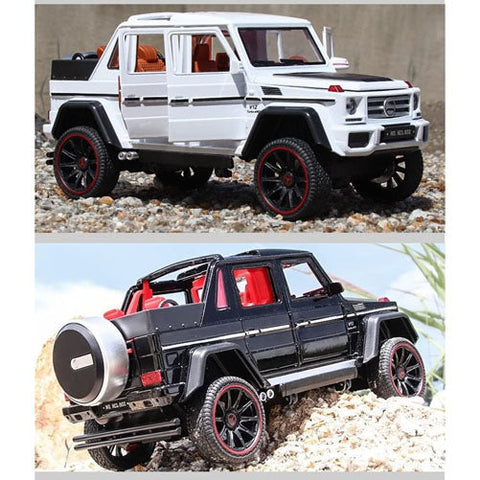 1:22 Scale GM-650 AMG Die Cast Pull Back Car Model with Lights and Sound
