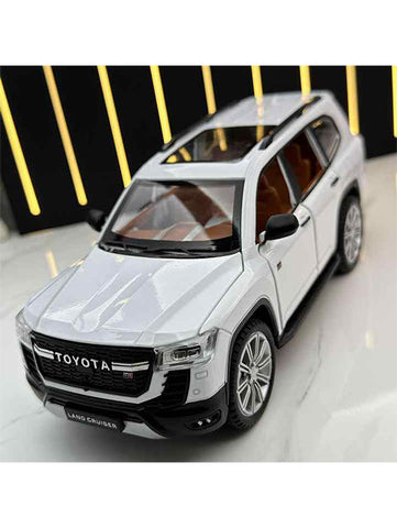 Toyota Land Cruiser GT Model 1:24 Scale Diecast Car - White Metal Collectible | TV-O-24